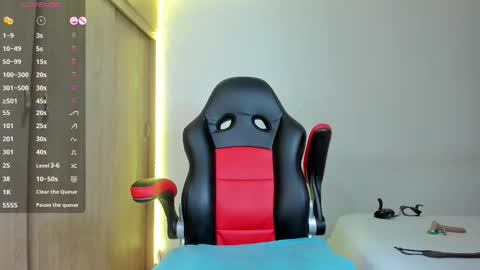 Snapshot of barbie_ebony_ chatting on 12.22.25 Nicolle online show from 12.22.25