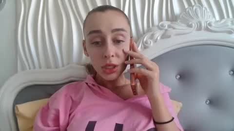 Snapshot of barbie_giirls_ chatting on 05.24.26 Kate online show from 05.24.26