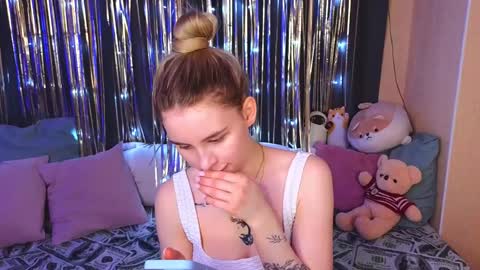 Snapshot of barbieee_doll chatting on 12.16.24 Eva online show from 12.16.24