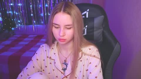 Snapshot of barbieee_doll chatting on 12.31.24 Eva online show from 12.31.24