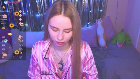 Snapshot of barbieee_doll chatting on 01.05.25 Eva online show from 01.05.25