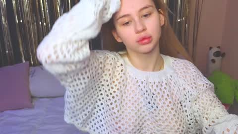 Snapshot of barbieee_doll chatting on 01.14.25 Eva online show from 01.14.25