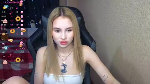 Snapshot of barbieee_doll chatting on 02.21.25 Eva online show from 02.21.25