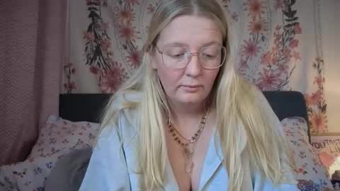 barbiegirl966 online show from 11.28.25