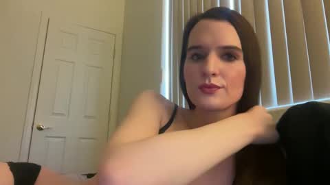 Snapshot of barbiejules chatting on 03.10.25 BarbieJules online show from 03.10.25