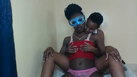 Snapshot of barbies_girles chatting on 10.19.25 barbies_girles online show from 10.19.25