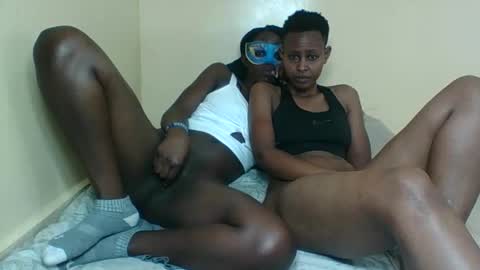 Snapshot of barbies_girles chatting on 10.22.25 barbies_girles online show from 10.22.25