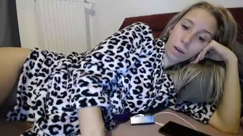 Snapshot of barelylegalblondy chatting on 12.10.24 Lena online show from 12.10.24
