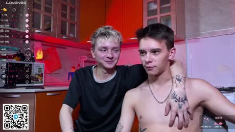 Snapshot of barney_kevin chatting on 12.03.24 Fansly Barney and Kevin T online show from 12.03.24