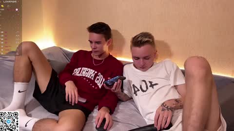 Snapshot of barney_kevin chatting on 12.11.24 Fansly Barney and Kevin T online show from 12.11.24