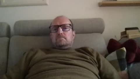 Snapshot of basher69horny4u chatting on 12.01.25 basher69horny4u online show from 12.01.25