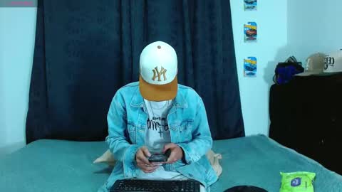 Snapshot of bastiaan_28 chatting on 11.11.25 Bastian online show from 11.11.25