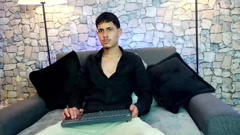 Snapshot of bastiaan_28 chatting on 11.16.25 Bastian online show from 11.16.25