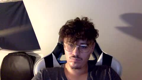 Snapshot of bastiiii94 chatting on 12.14.24 Bastian online show from 12.14.24