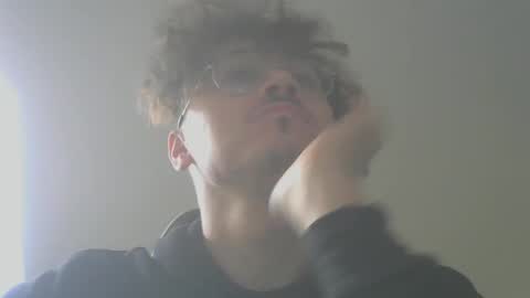 Snapshot of bastiiii94 chatting on 01.04.25 Bastian online show from 01.04.25