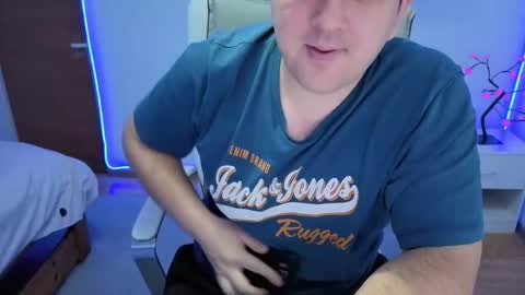 Snapshot of basystem8 chatting on 11.10.25 BASY online show from 11.10.25