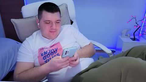 Snapshot of basystem8 chatting on 11.20.25 BASY online show from 11.20.25