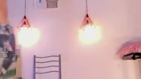 Snapshot of battista_turner chatting on 06.19.26 battista online show from 06.19.26