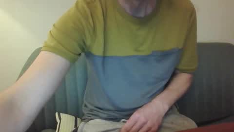 Snapshot of bayern_xl chatting on 12.15.25 bayern_xl online show from 12.15.25