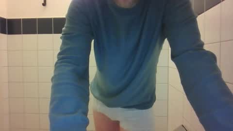 Snapshot of bayern_xl chatting on 12.20.25 bayern_xl online show from 12.20.25