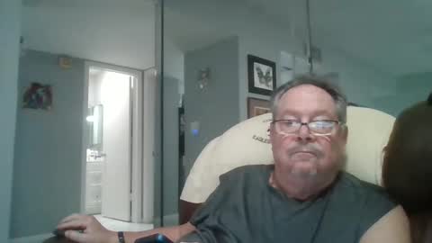 Snapshot of bbb1952 chatting on 09.29.25 Single Grandpa in Florida. Love to C2C and have Fun Privately online show from 09.29.25