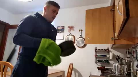 BB Namelezz online show from 10.28.25