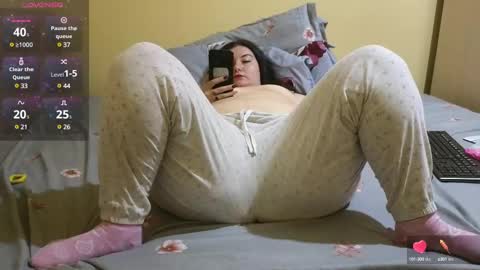 Snapshot of bbw_milf_4u chatting on 02.20.25 Emma online show from 02.20.25