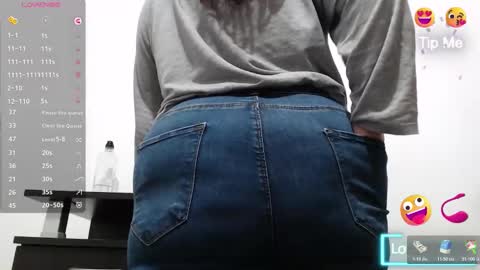 Snapshot of bbw_milf_4u chatting on 11.29.25 Emma online show from 11.29.25