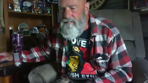 Snapshot of bbwlvr16 chatting on 10.01.25 bbwlvr16 online show from 10.01.25