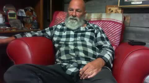 Snapshot of bbwlvr16 chatting on 10.04.25 bbwlvr16 online show from 10.04.25