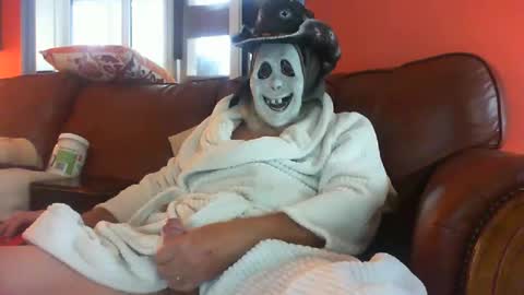 Snapshot of bbwlvr16 chatting on 10.31.25 bbwlvr16 online show from 10.31.25