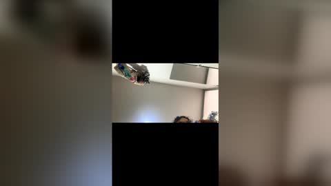 Snapshot of be_sinners chatting on 11.27.25 Sara Juan online show from 11.27.25