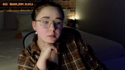 kim3 INDEPENDENT MODEL online show from 02.04.25