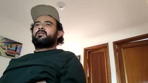 Snapshot of beard2804 chatting on 01.16.25 beard2804 online show from 01.16.25