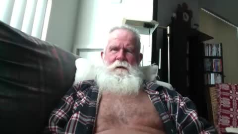Snapshot of beardbushy chatting on 02.22.26 beardbushy online show from 02.22.26