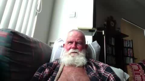 Snapshot of beardbushy chatting on 05.02.26 beardbushy online show from 05.02.26