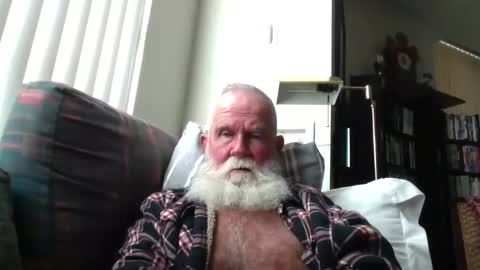 Snapshot of beardbushy chatting on 05.03.26 beardbushy online show from 05.03.26