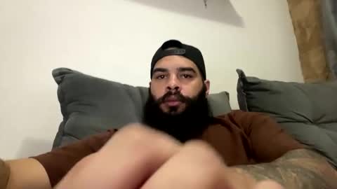 Snapshot of beardmax chatting on 05.08.26 Min online show from 05.08.26