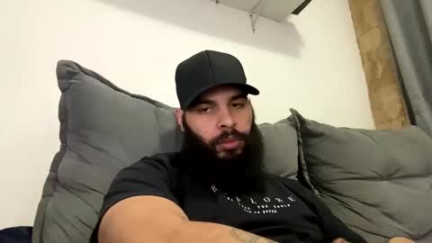 Snapshot of beardmax chatting on 05.26.26 Min online show from 05.26.26