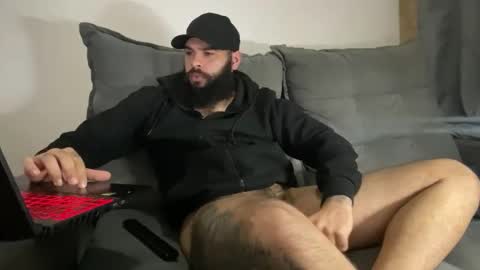 Snapshot of beardmax chatting on 05.28.26 Min online show from 05.28.26
