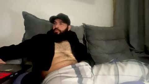 Snapshot of beardmax chatting on 06.06.26 Min online show from 06.06.26