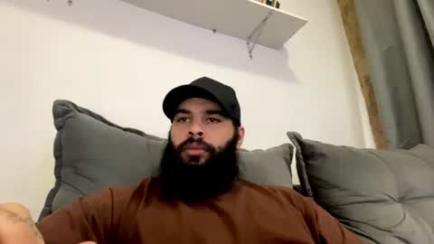 Snapshot of beardmax chatting on 06.20.26 Min online show from 06.20.26
