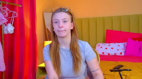 Snapshot of beatricebinoche chatting on 03.10.26 Beatrice online show from 03.10.26