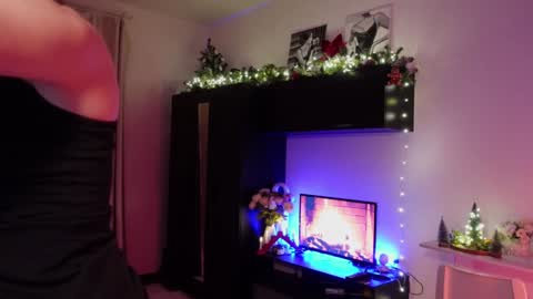 Bzzz Bea online show from 12.23.24