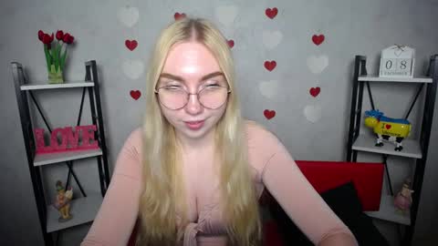 BeatriceFlyy online show from 12.08.24