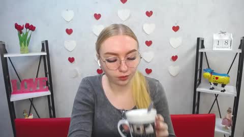 BeatriceFlyy online show from 12.18.24