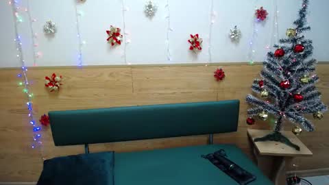 BeatriceFlyy online show from 12.29.24