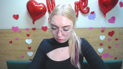 BeatriceFlyy online show from 03.09.25