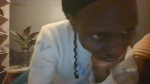 Snapshot of beautie699392 chatting on 09.14.25 Lil stunner online show from 09.14.25