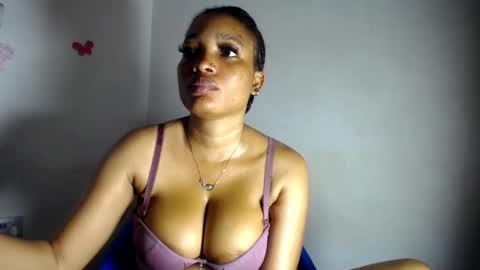 Snapshot of beautiful_moanna chatting on 05.06.26 moanna online show from 05.06.26